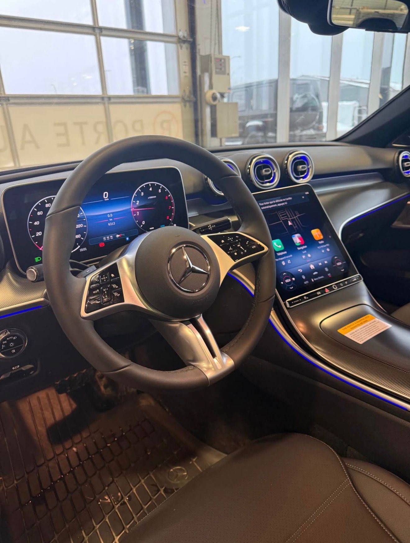 Mercedes-Benz C300 — Intérieur
